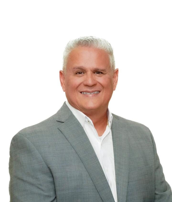 Ruben Martinez,  in Salinas, Windermere