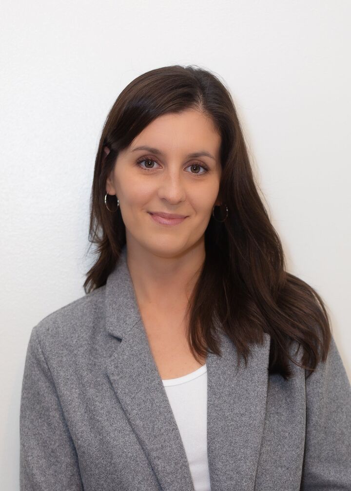 Amanda Hinzman, Real Estate Salesperson in Ripley, Full Service Realty