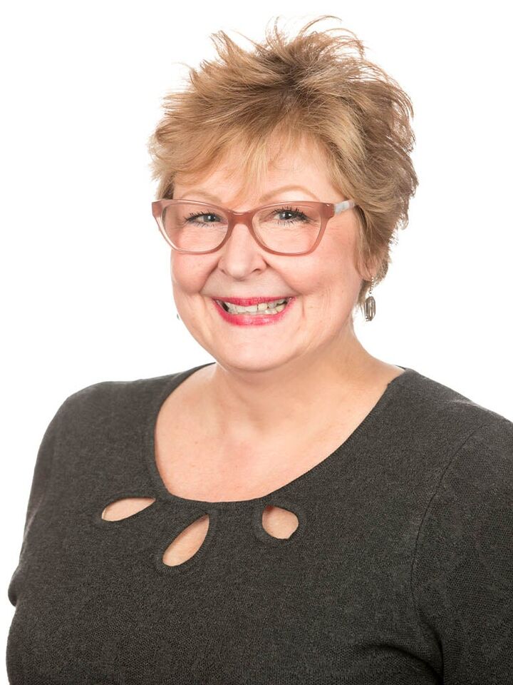 Darcy Demos, Real Estate Salesperson in Beloit, Affiliated