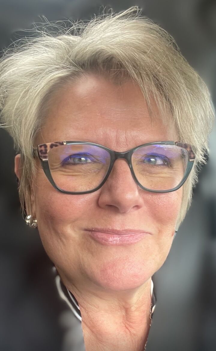 Rhonda Cuthbertson, Real Estate Broker/Owner in Weaverville, Foley Realty