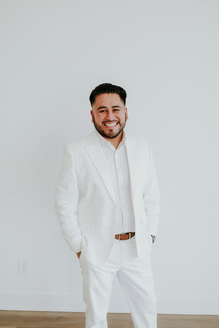 Abraham Roa, Real Estate Broker/Real Estate Salesperson in Holland, Schmidt Realtors