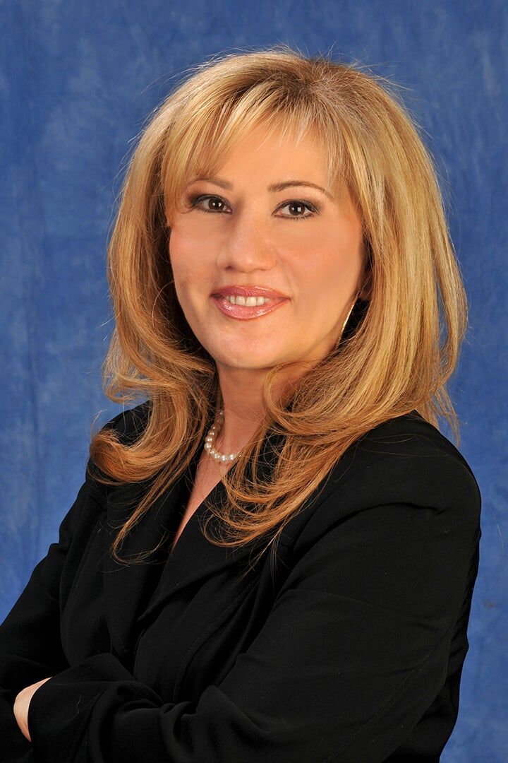 Zara Magpapian, Real Estate Salesperson in Glendale, Hallmark Realty