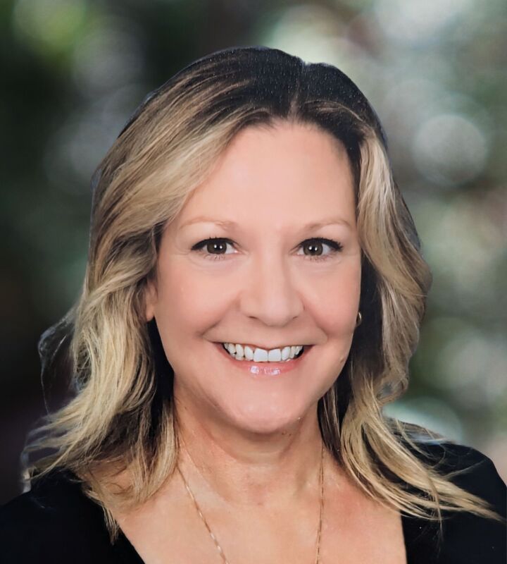 Amy Delich,  in Kirkland, Windermere