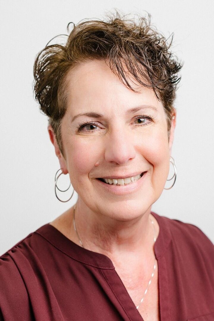 Cynthia Bell, Real Estate Salesperson in San Diego, Affiliated