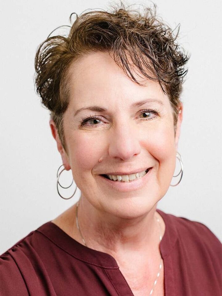 Cynthia Bell, Real Estate Salesperson in San Diego, Affiliated