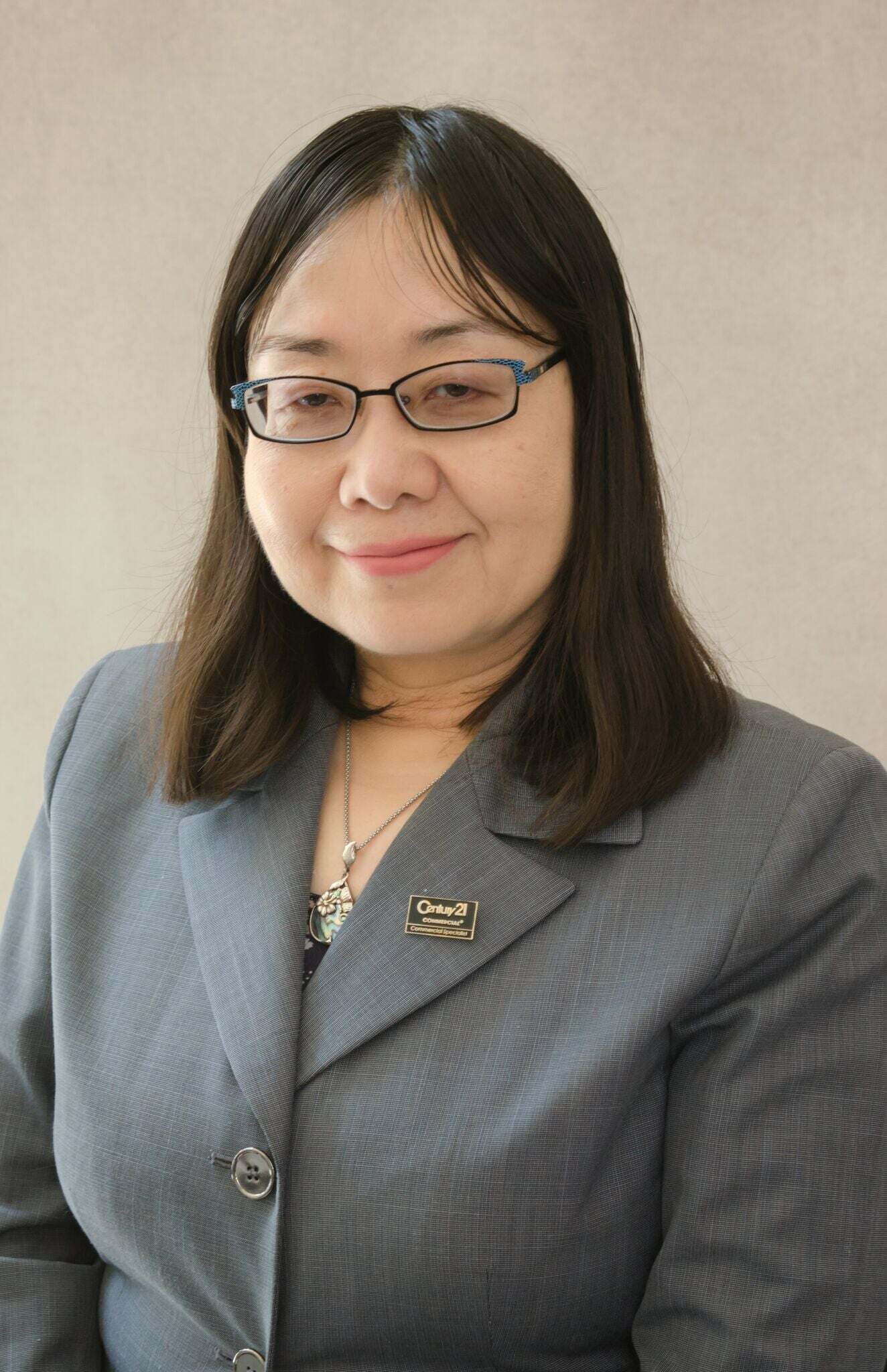 Emily Qing Hui Wang, Real Estate Salesperson in Philadelphia, Advantage Gold