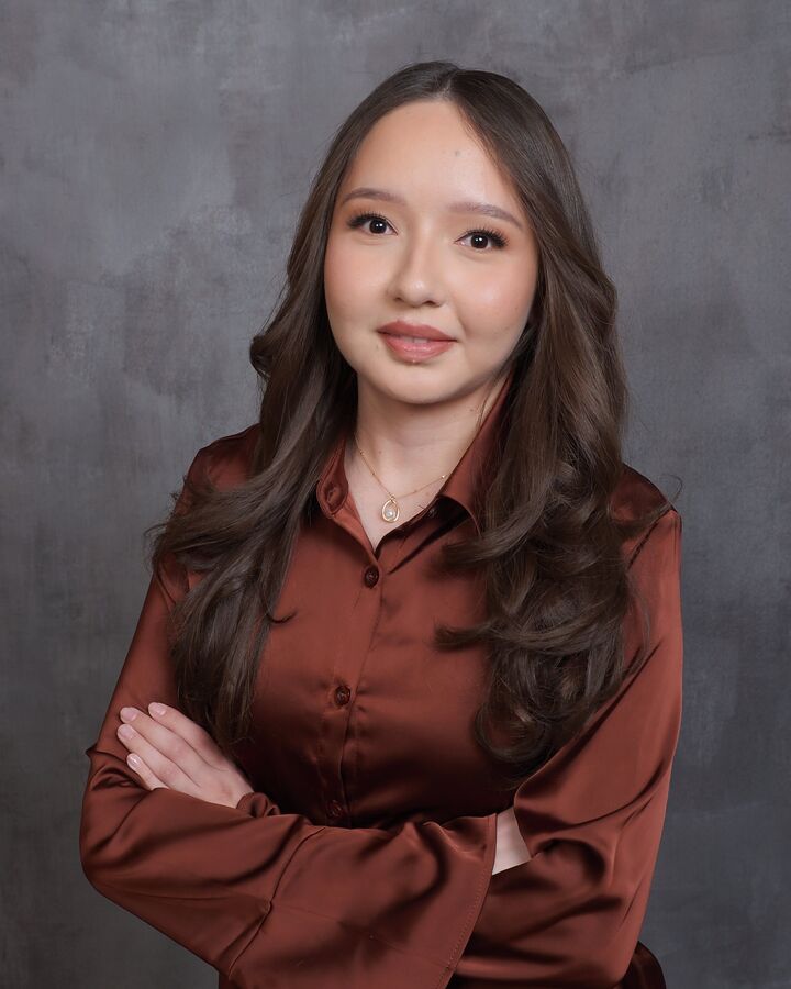 Cristina Flores Benavides, Real Estate Salesperson in Las Vegas, Americana