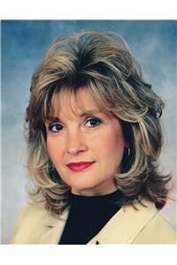 Lynn De Luccia, Associate Real Estate Broker in Caldwell, Cedarcrest Realty, Inc.