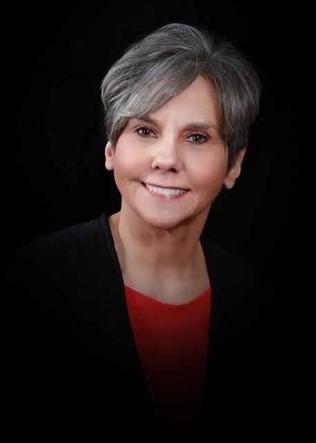 Connie Wallace, Associate Real Estate Broker in Tullahoma, Wright Realty