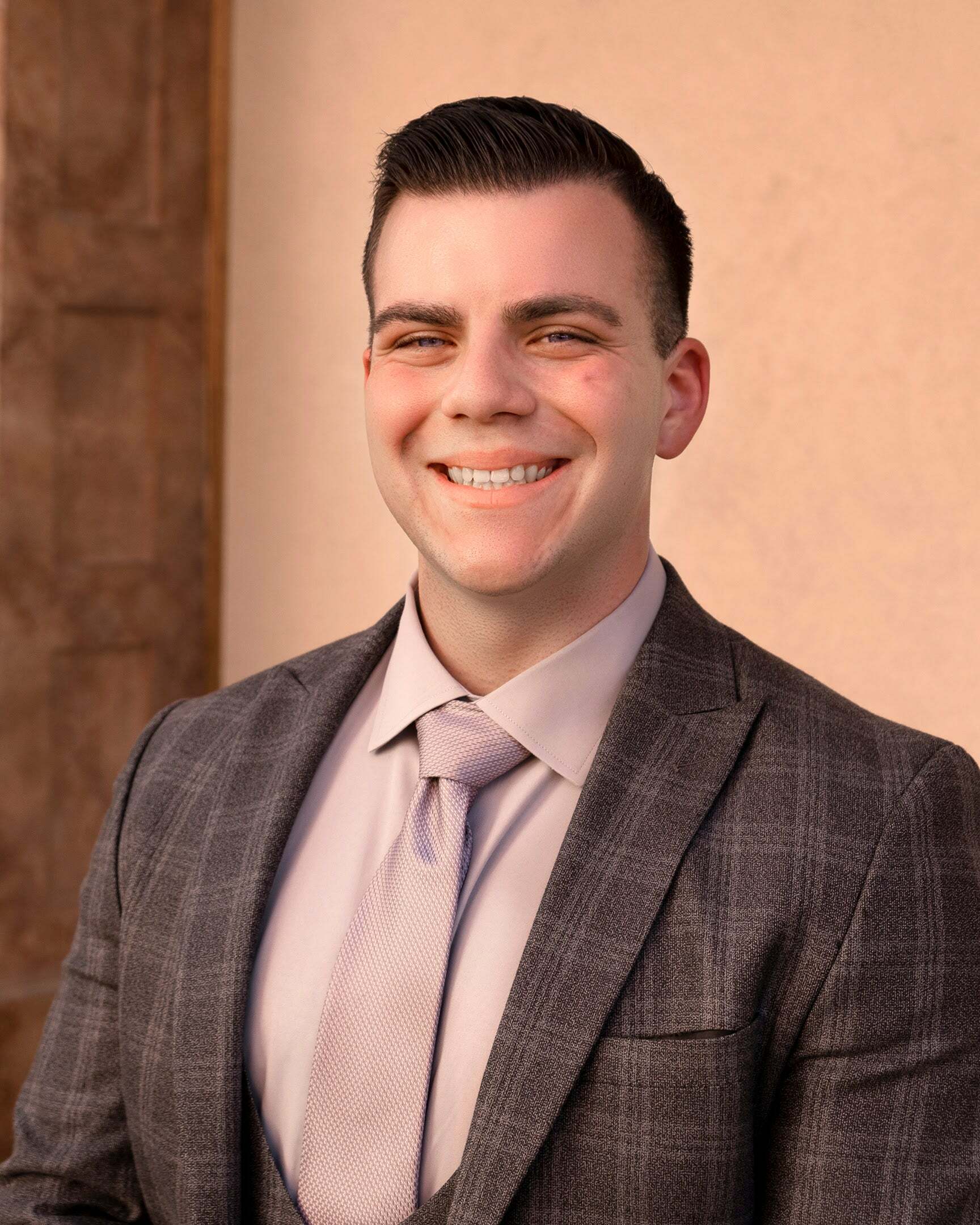 Ethan Miles, Real Estate Salesperson in Las Vegas, Americana