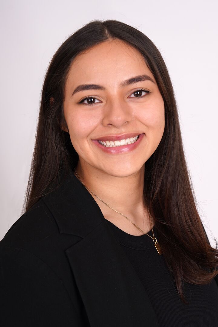 Yari Gonzalez,  in Naperville, john greene Realtor