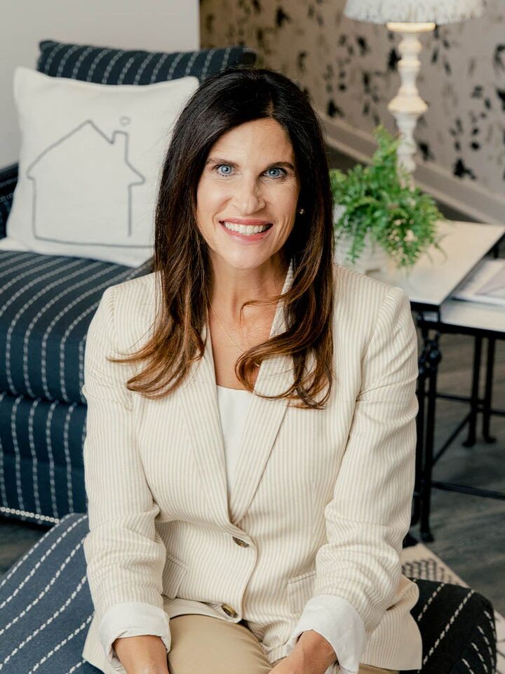 Dee Bailey,  in Grand Rapids, Affiliated