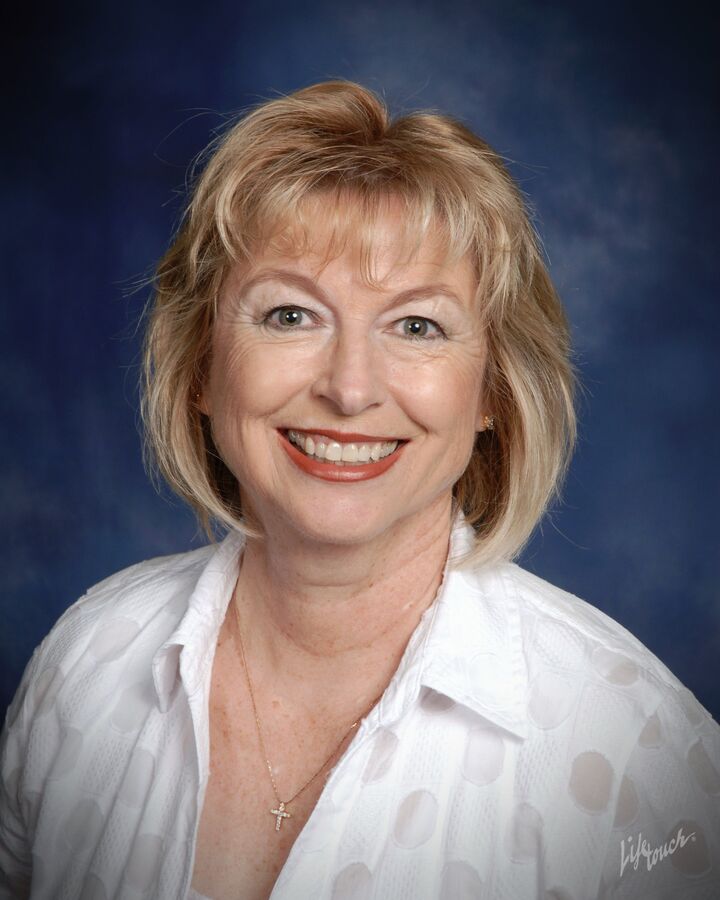 Julie Johnson, Real Estate Salesperson in San Diego, Affiliated