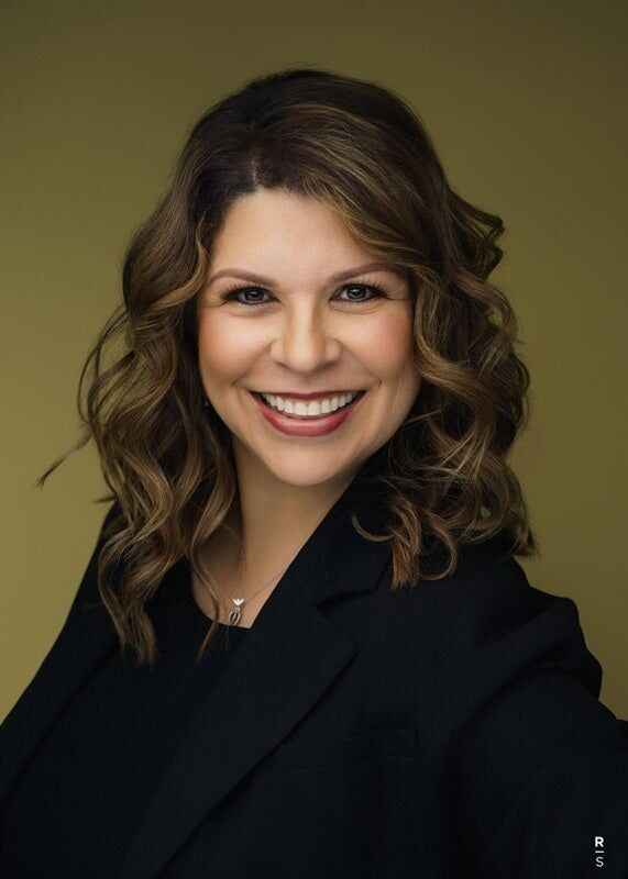 Maribel Valencia, Associate Real Estate Broker in Columbus, Scheetz