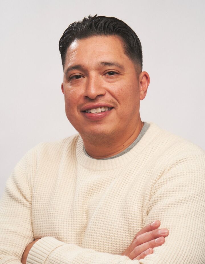 Arturo Gaona, Real Estate Broker in Hickory Hills, New Beginnings