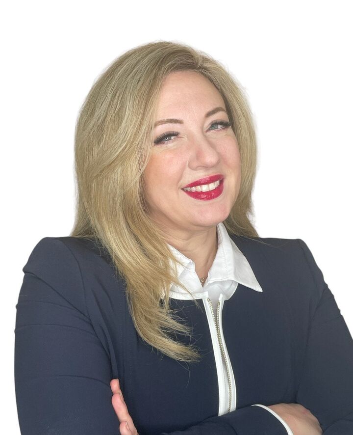 Amanda Babic,  in Addison, Circle