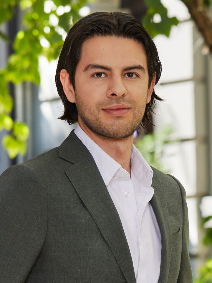 Sebastian Lopera, Real Estate Salesperson in New York, Corcoran Group