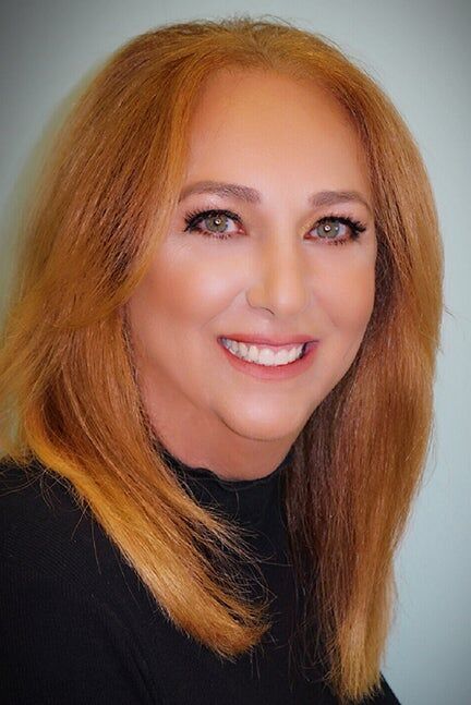 Seda Esmaili, Real Estate Salesperson in Glendale, Hallmark Realty