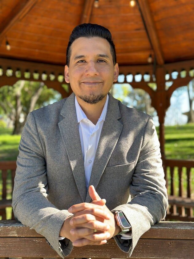 Luar Cervantes, Real Estate Salesperson in Thousand Oaks, Masters
