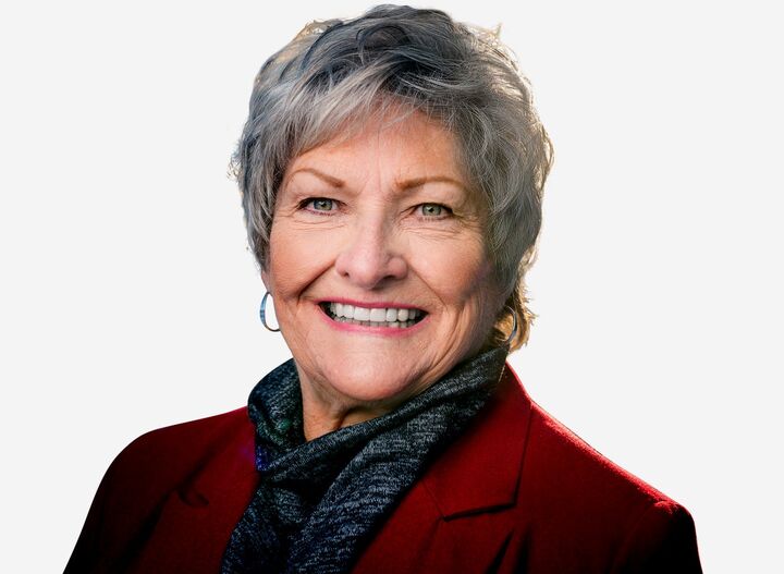 Esther Chambers, Real Estate Salesperson in Soldotna, Realty Solutions