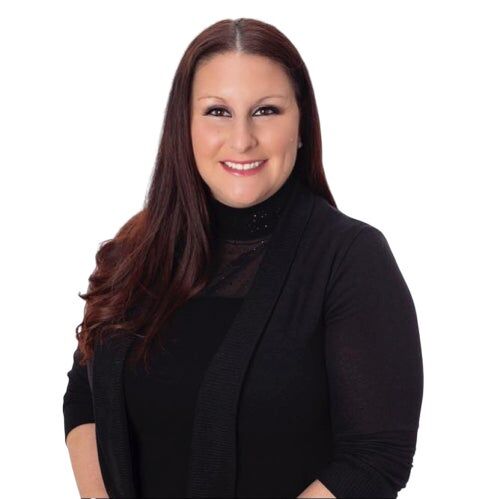 April Banks,  in Lexington, 803