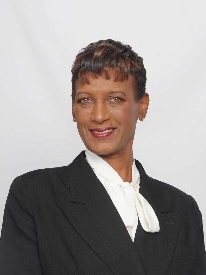 April Landry, Real Estate Salesperson in Moreno Valley, Town & Country