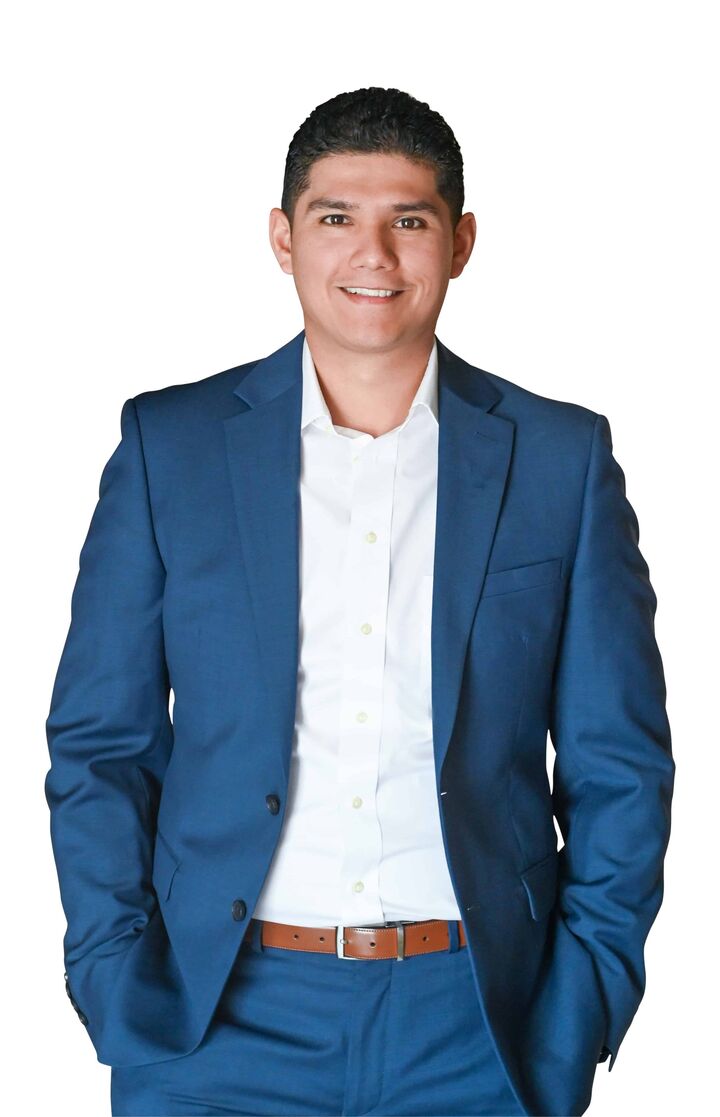 Alan Hernandez,  in Sarasota, RoseBay
