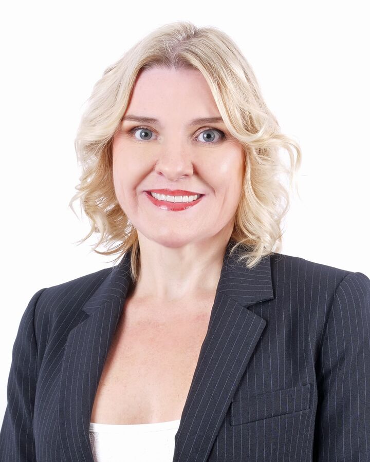 Jennifer DuBois, Real Estate Salesperson in Sewell, Maturo