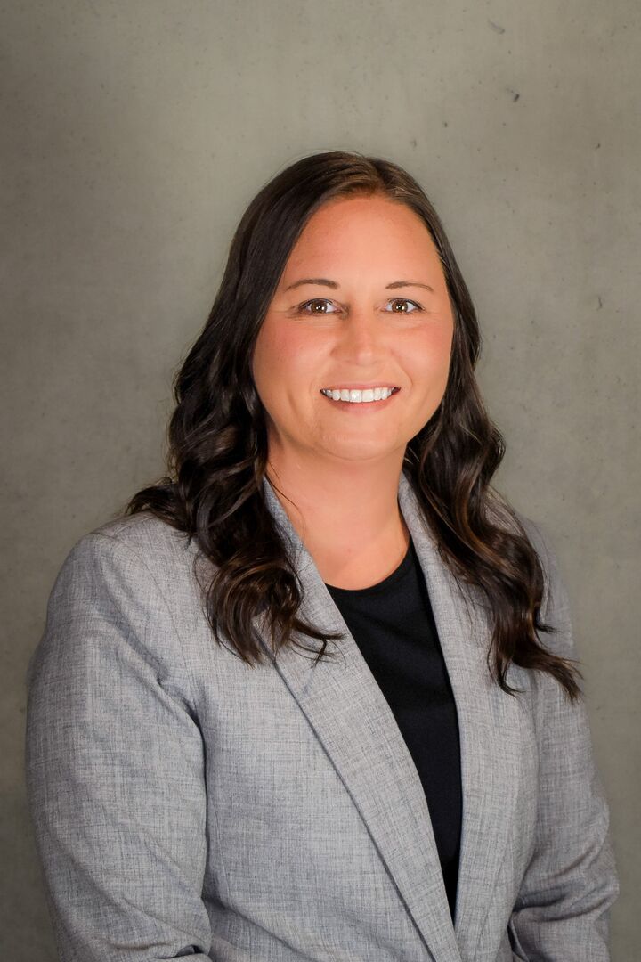 Lorissa Walker, Real Estate Broker in Loogootee, Classic Realty