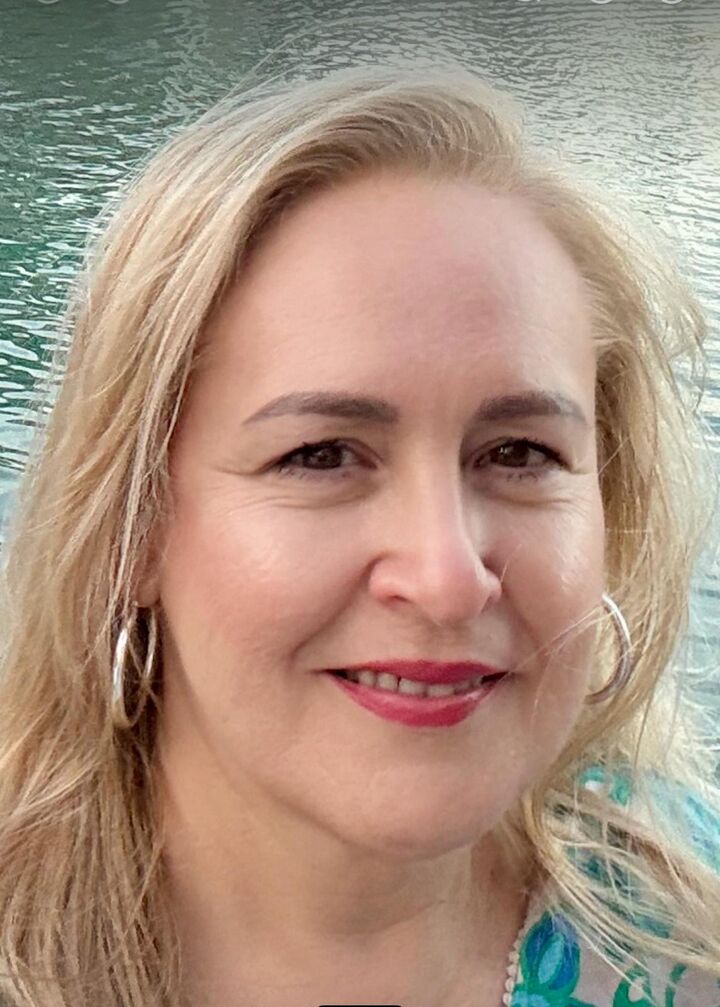 Elvira Irastorza, Real Estate Salesperson in Miami, First Service Realty ERA Powered