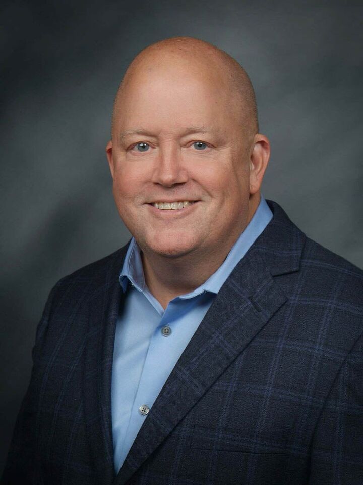 Matthew Tenfelde, Real Estate Salesperson in Lansing, Affiliated