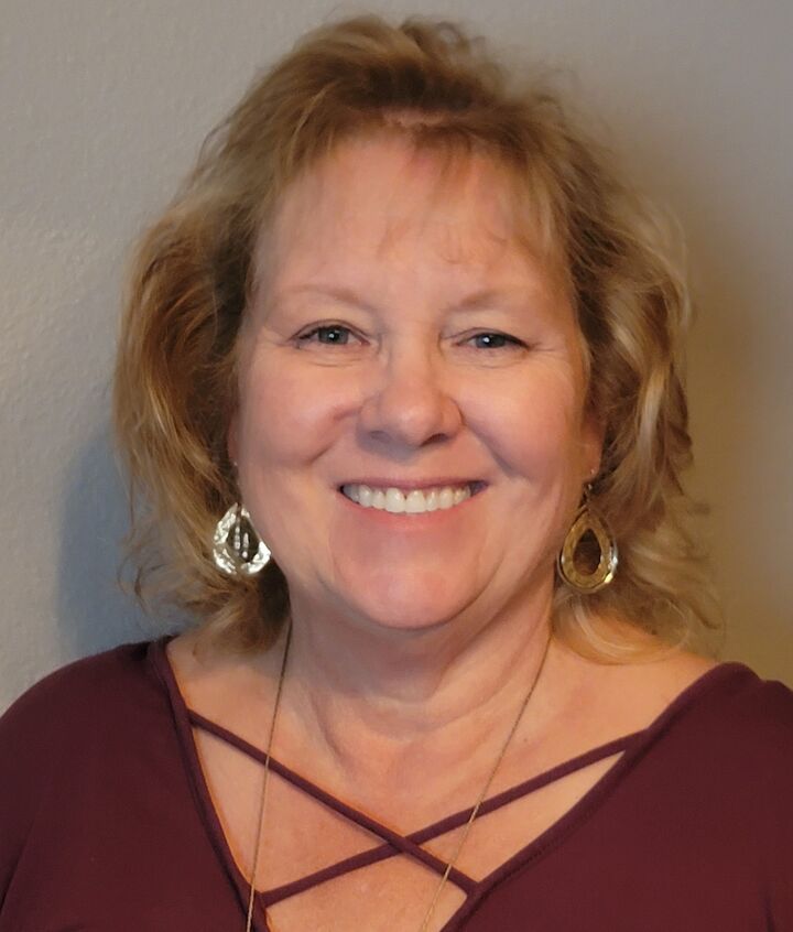 Laura Benigni, Real Estate Salesperson in Apollo Beach, Beggins Enterprises