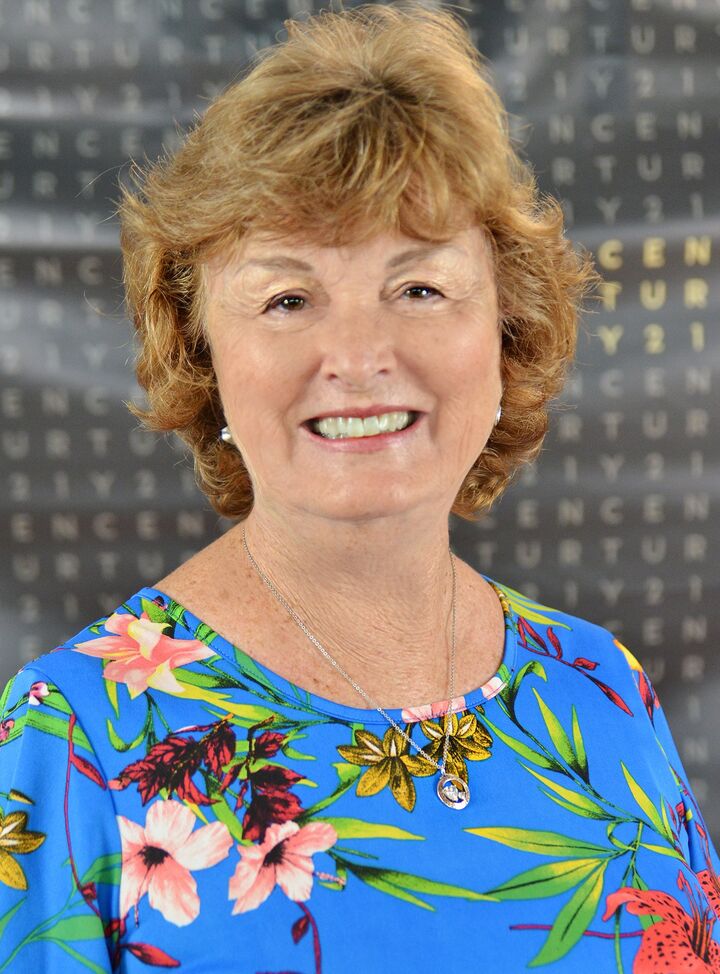 Sandy Tams, Real Estate Salesperson in Sun City Center, Beggins Enterprises
