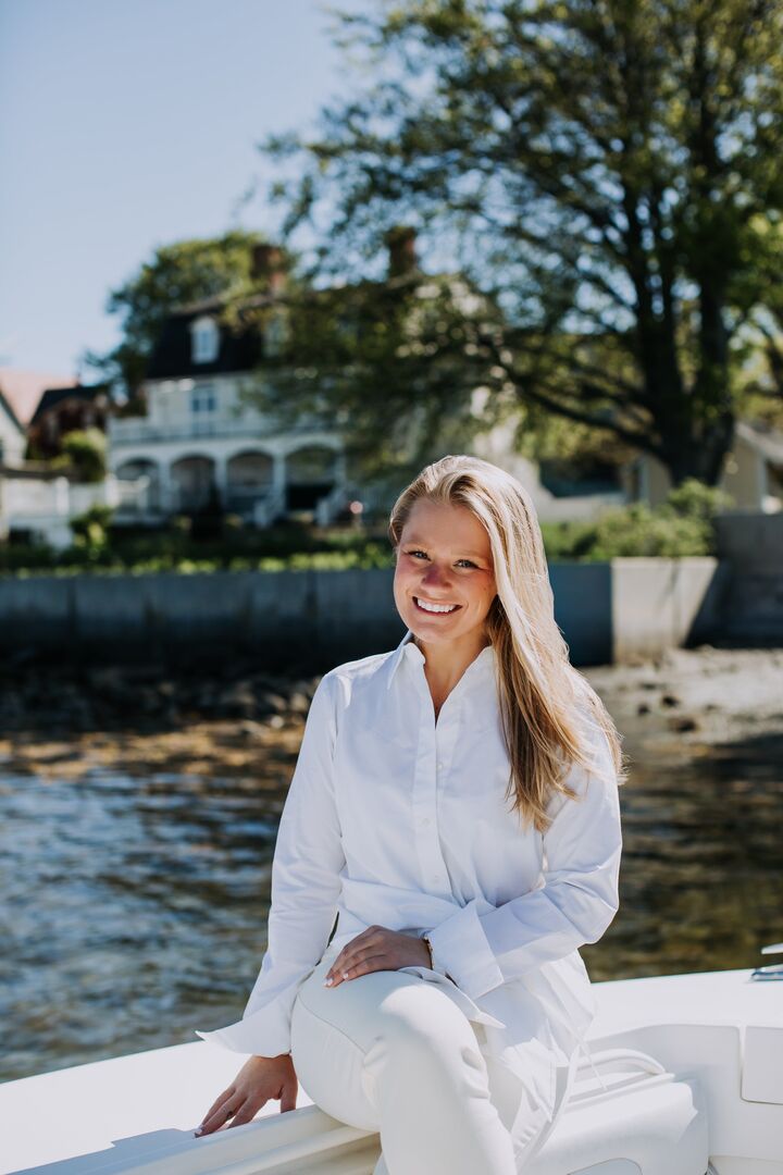 Chloe Shea, Real Estate Salesperson in Newport, Gustave White