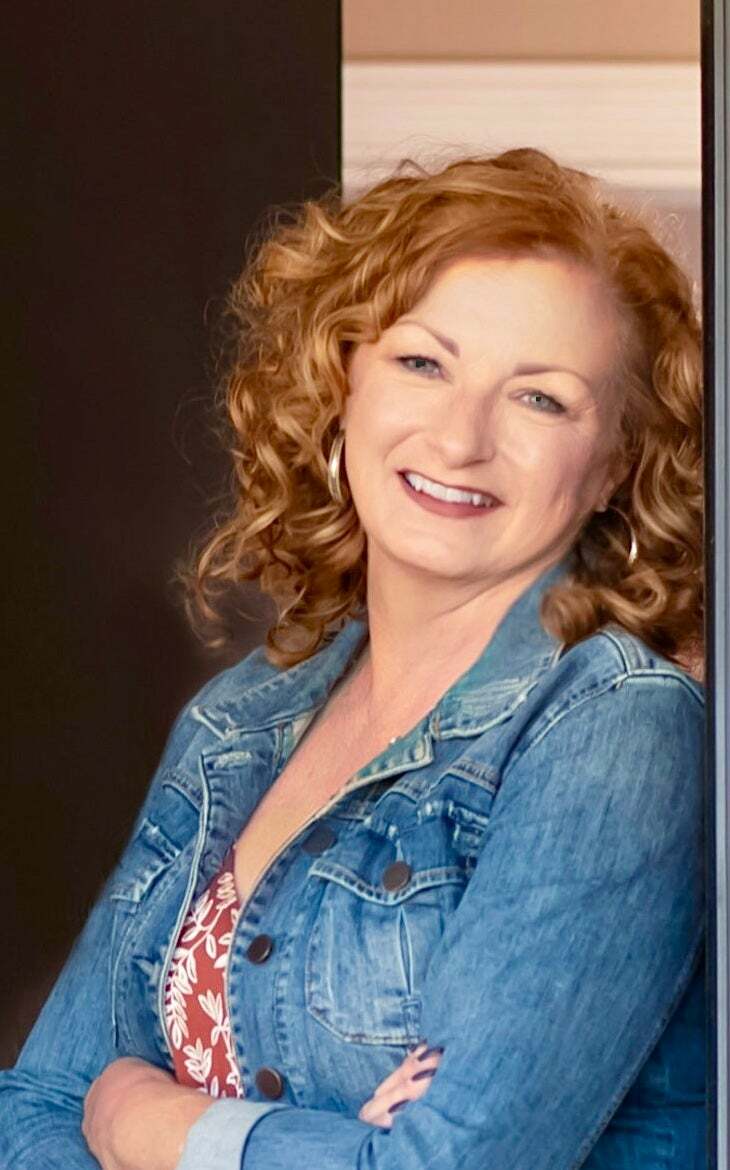 Bobbi Bryan,  in Canby, Realty Partners