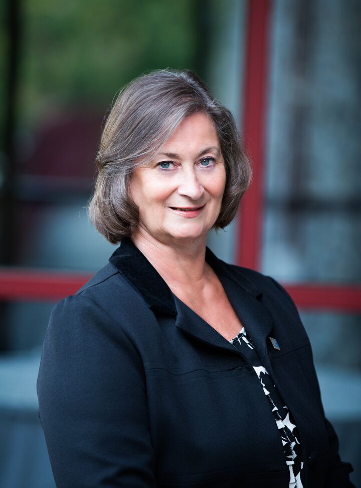 Vicki Andrews,  in Bluffton, Holloway