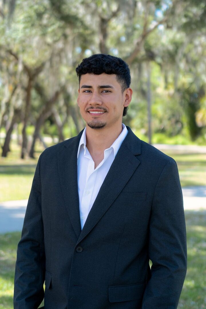 Aaron Gamez, Sales Associate in Arcadia, Sunstar Realty