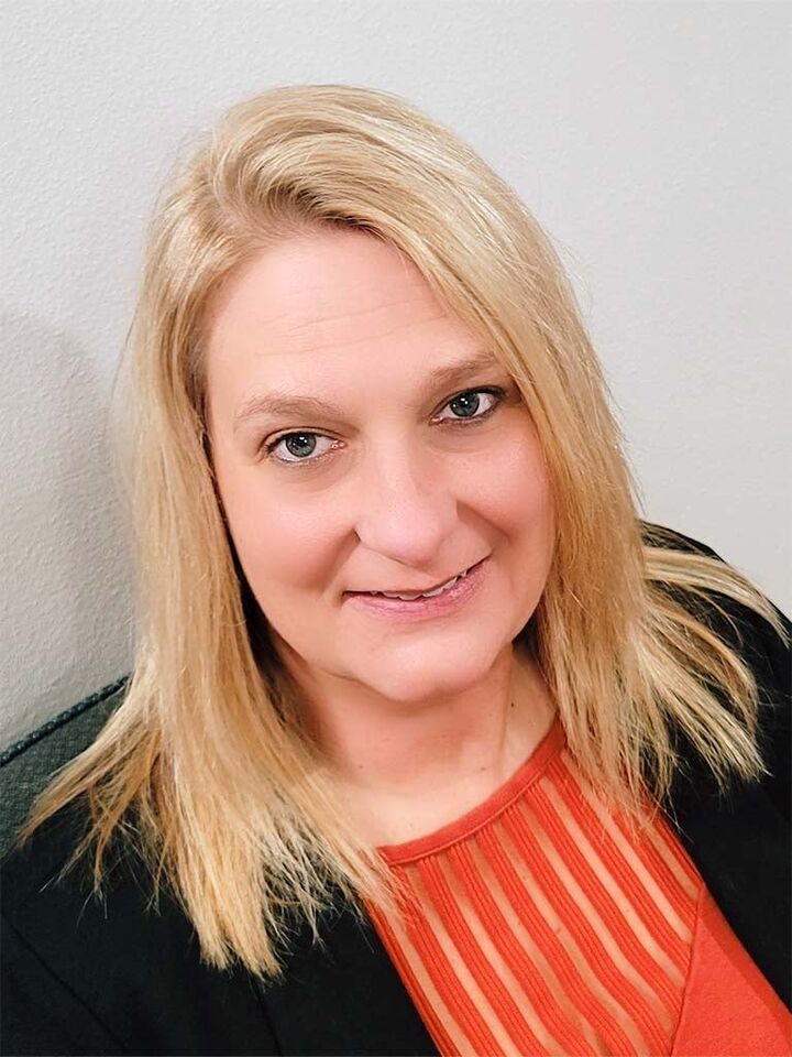 Janice Snippen, Real Estate Salesperson in Janesville, Affiliated