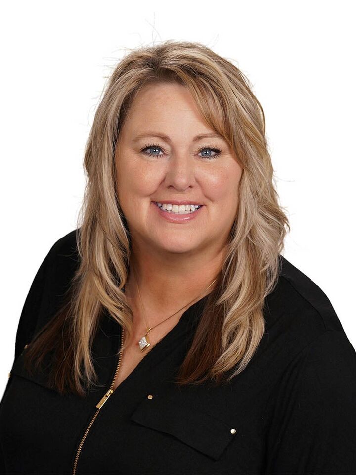 Michelle Wuellner, Real Estate Salesperson in Saint Croix Falls, Affiliated