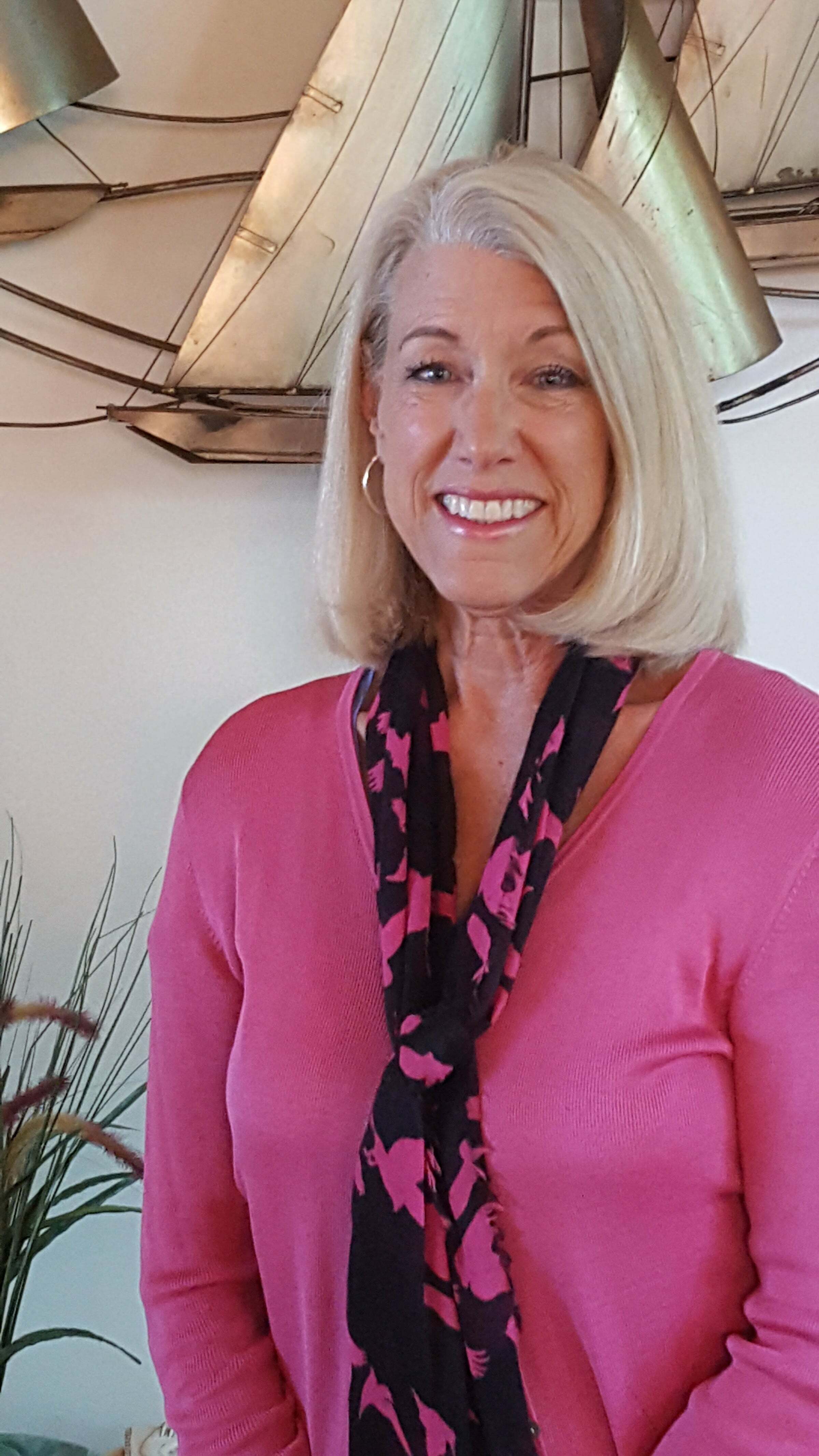 Denise Simmons, Real Estate Salesperson in Murphys, Sierra Properties