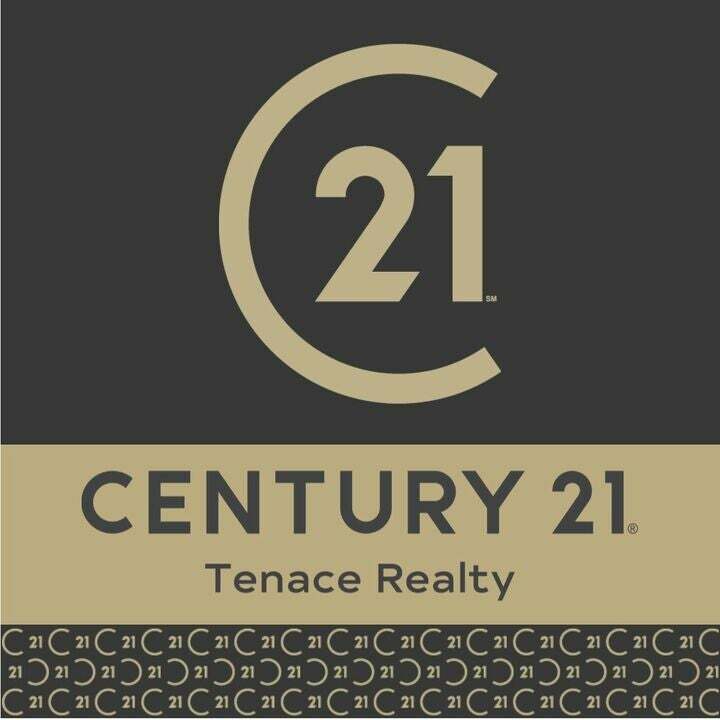 Jacqueline Wallace,  in Boynton Beach, Tenace Realty