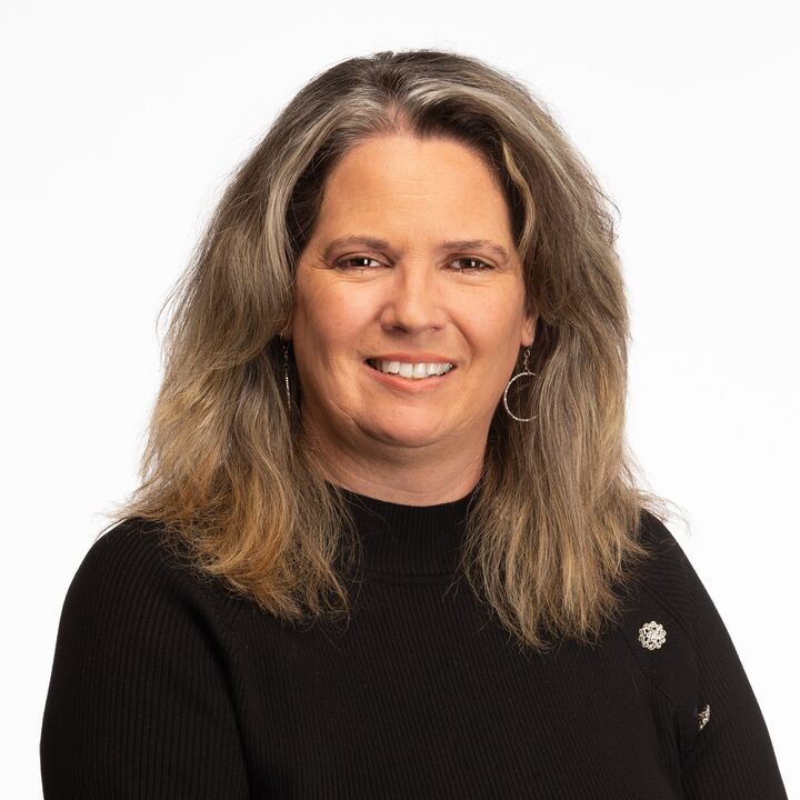 Danielle Houfek, Real Estate Broker in Hickory, Foothills