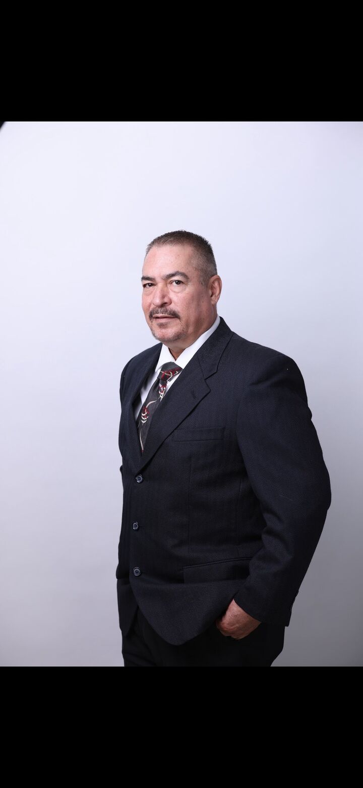 Macario Frias,  in Bloomington, Synergia Realty