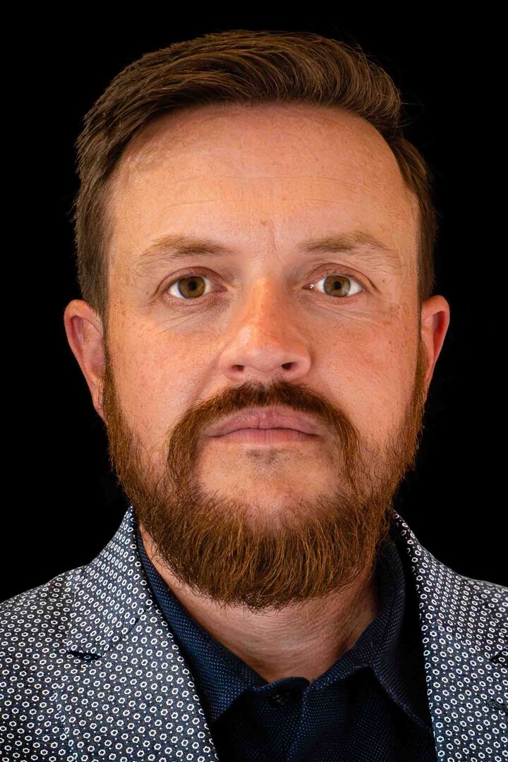 Eric Holz,  in Lansing, Professionals