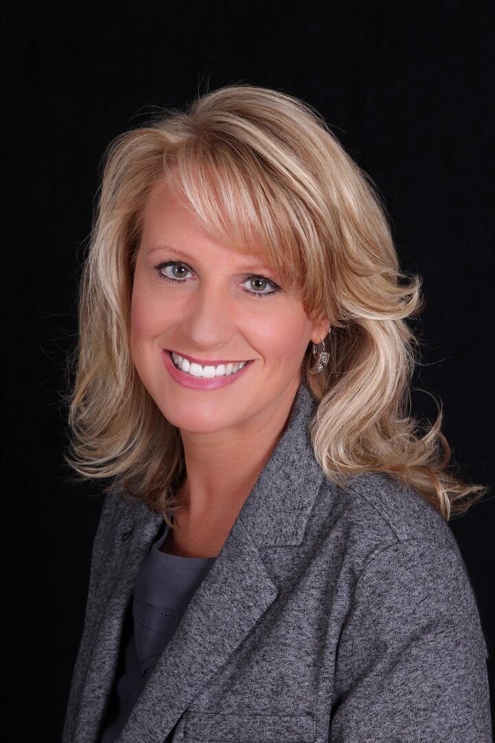 Cindy Valdes, Associate Real Estate Broker in Pleasant View, Landmark Realty