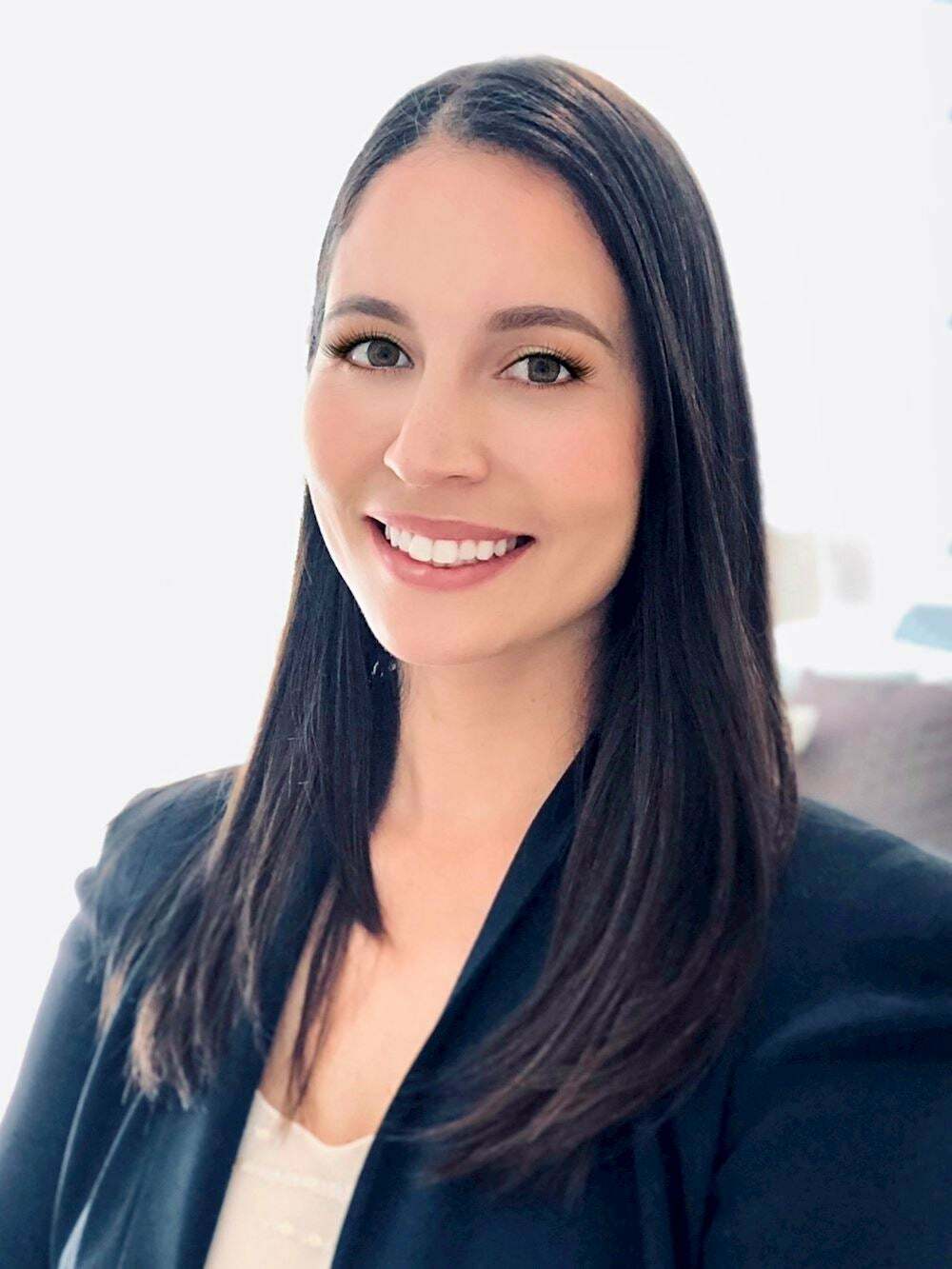 Kelli Miller, Real Estate Salesperson in Honolulu, Pacific Properties