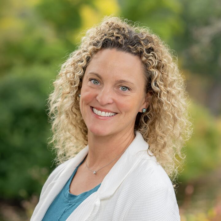 Julie Gustafson, Real Estate Salesperson in Winchester, The Shanahan Group