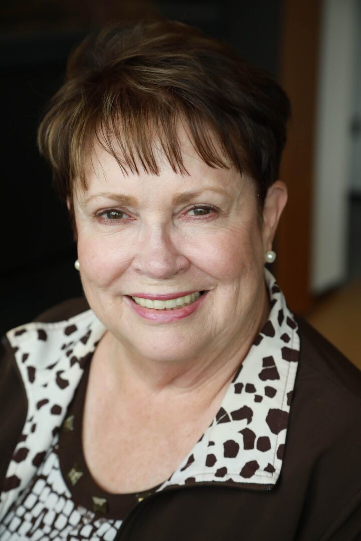 Donice Breza,  in Shelby Township, Professionals