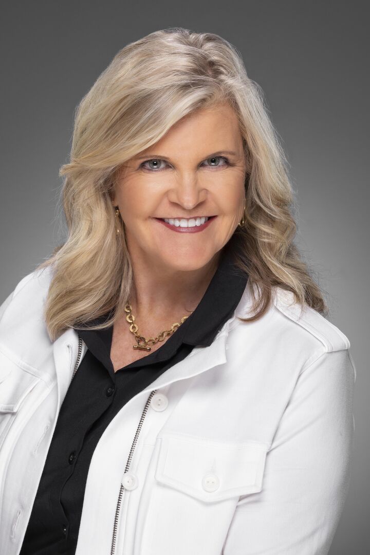 Sally English, Real Estate Salesperson in Elkhorn, The Good Life Group