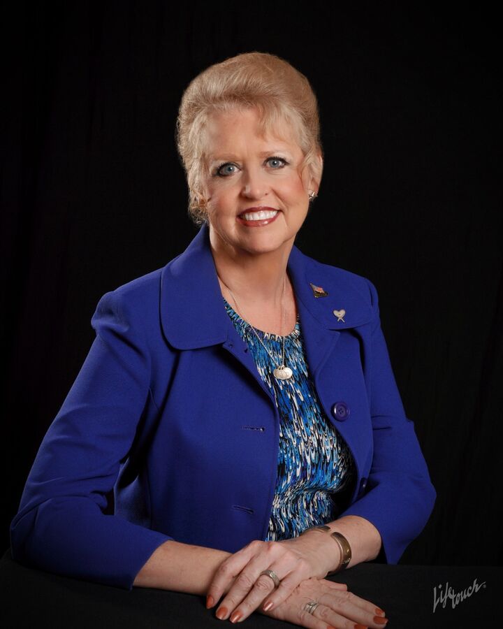 Joy Youngblood, Associate Real Estate Broker in Tybee Island, Solomon Properties